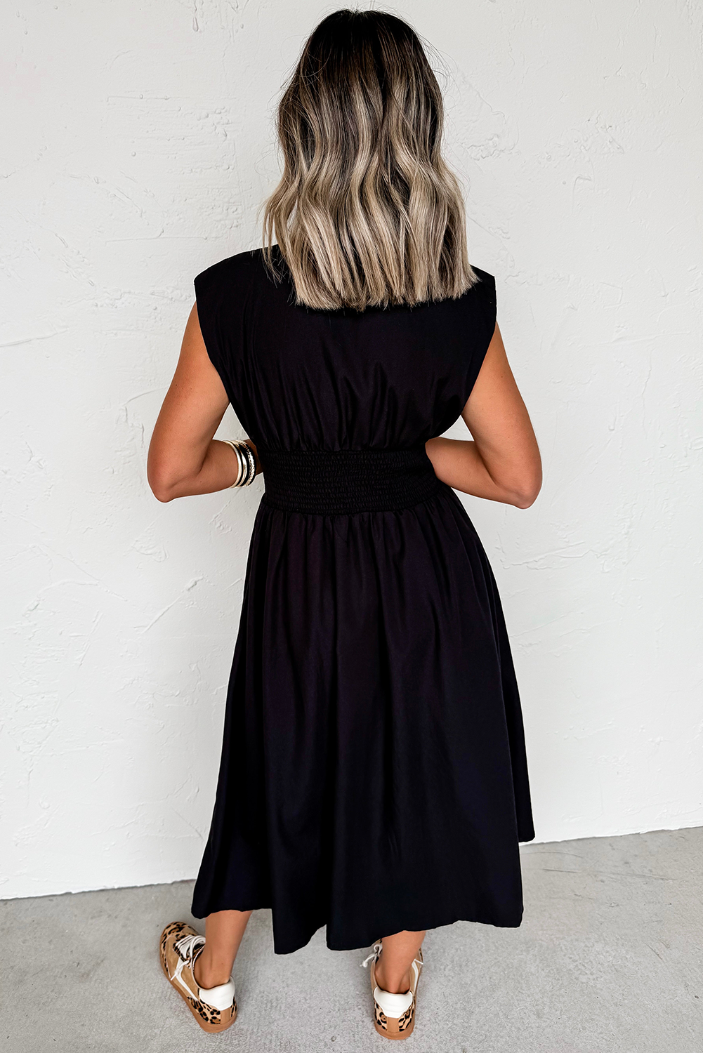 Black Sleeveless Zipped Front V Neck Sheared Waist Maxi Dress